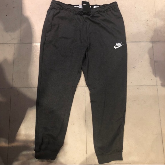 nike slim fit jogger pants